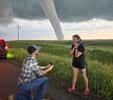La demande en mariage du chasseur de tornades à sa petite amie. © Brandon Copic